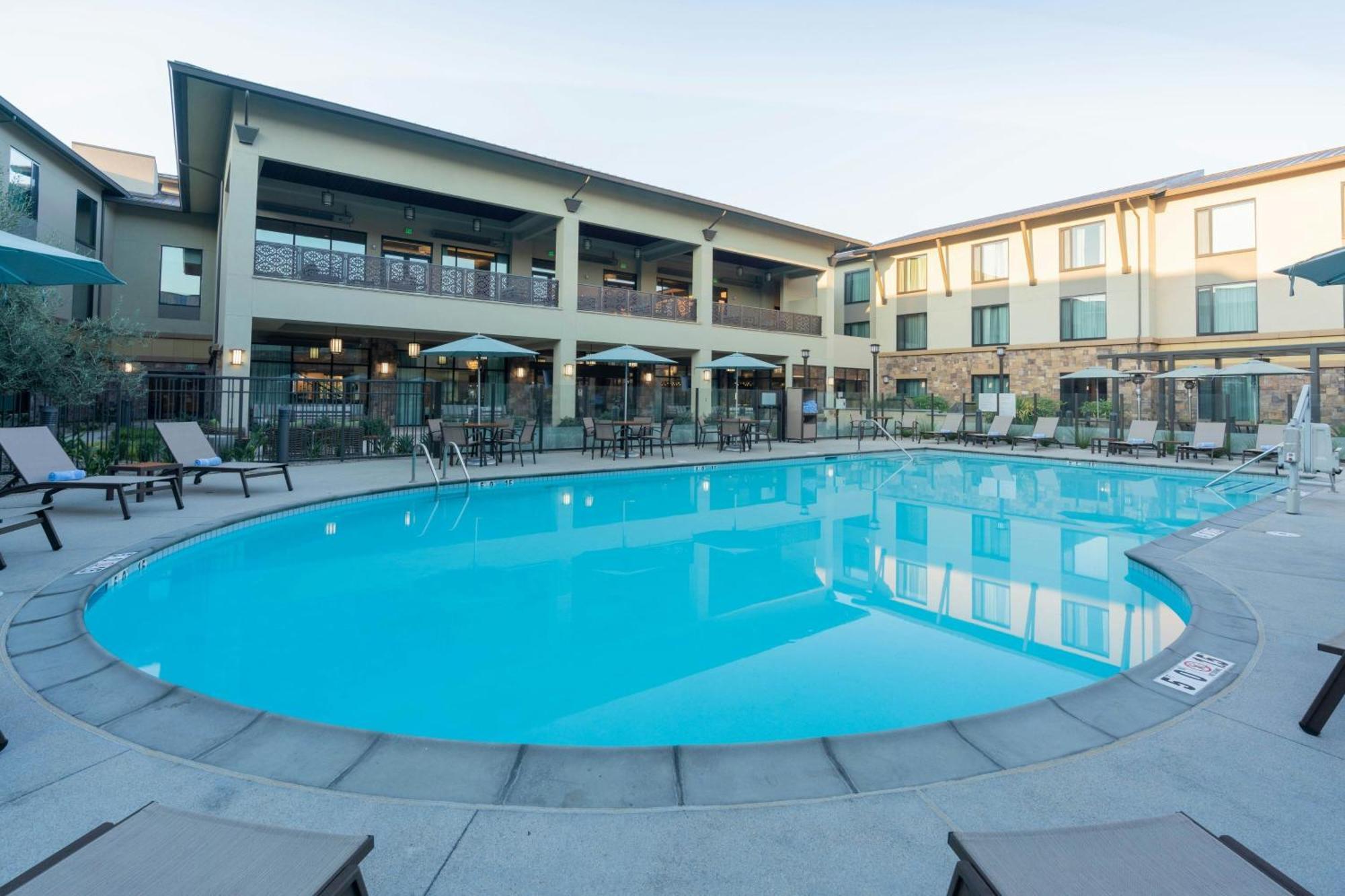 Towneplace Suites By Marriott Thousand Oaks Agoura Hills Exterior photo