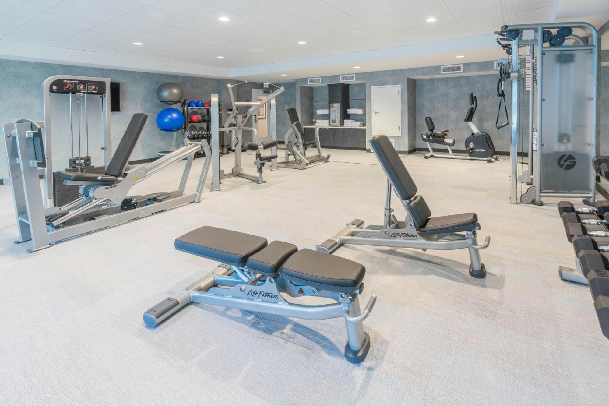 Towneplace Suites By Marriott Thousand Oaks Agoura Hills Exterior photo